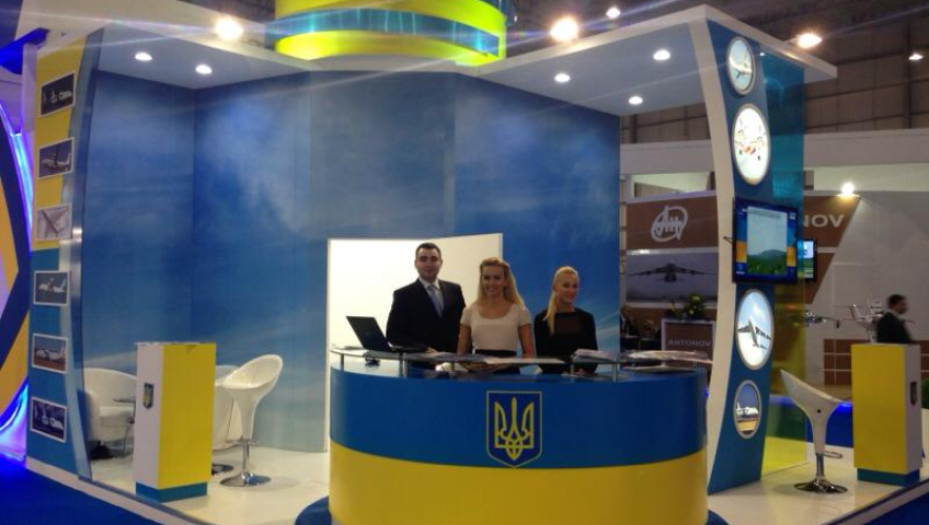 Импел Гриффин распорядитель национального стенда в Дубаи