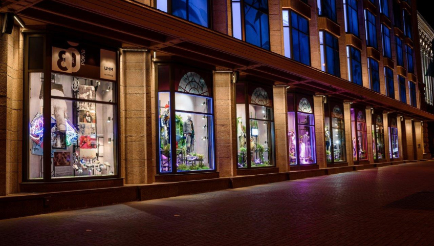 Проект опасный, но интересный. Как Импел Гриффин за 6 ночей помыл фасад Центрального Универмага Украины